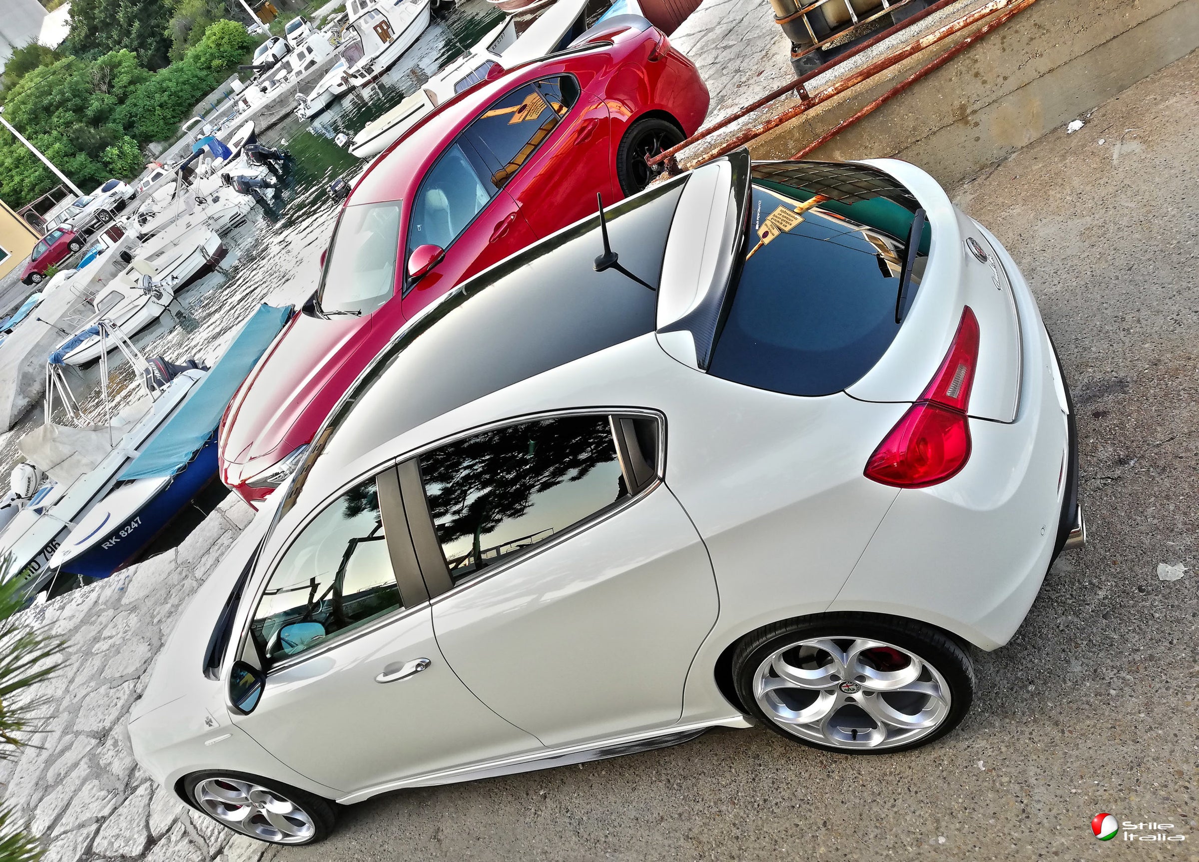 Stile Italia アルファロメオジュリエッタ用ドライカーボン製サイド