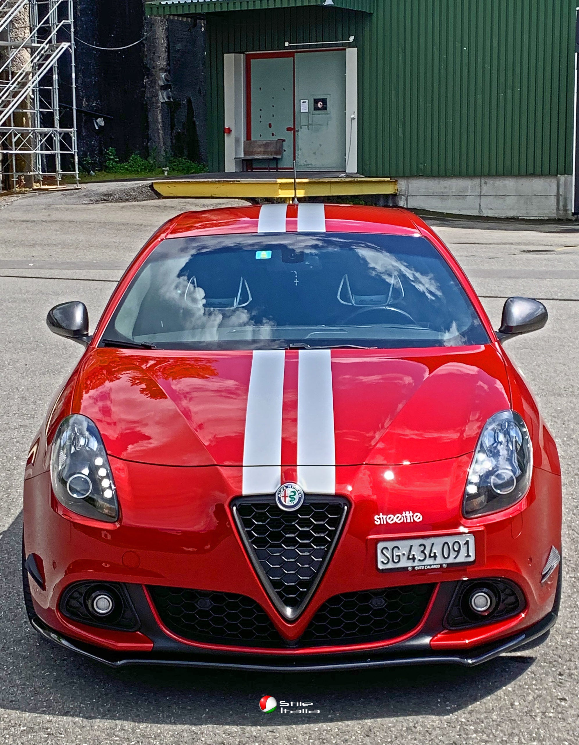 Stile Italia製ジュリエッタ用フロントリップスポイラーFRP製
