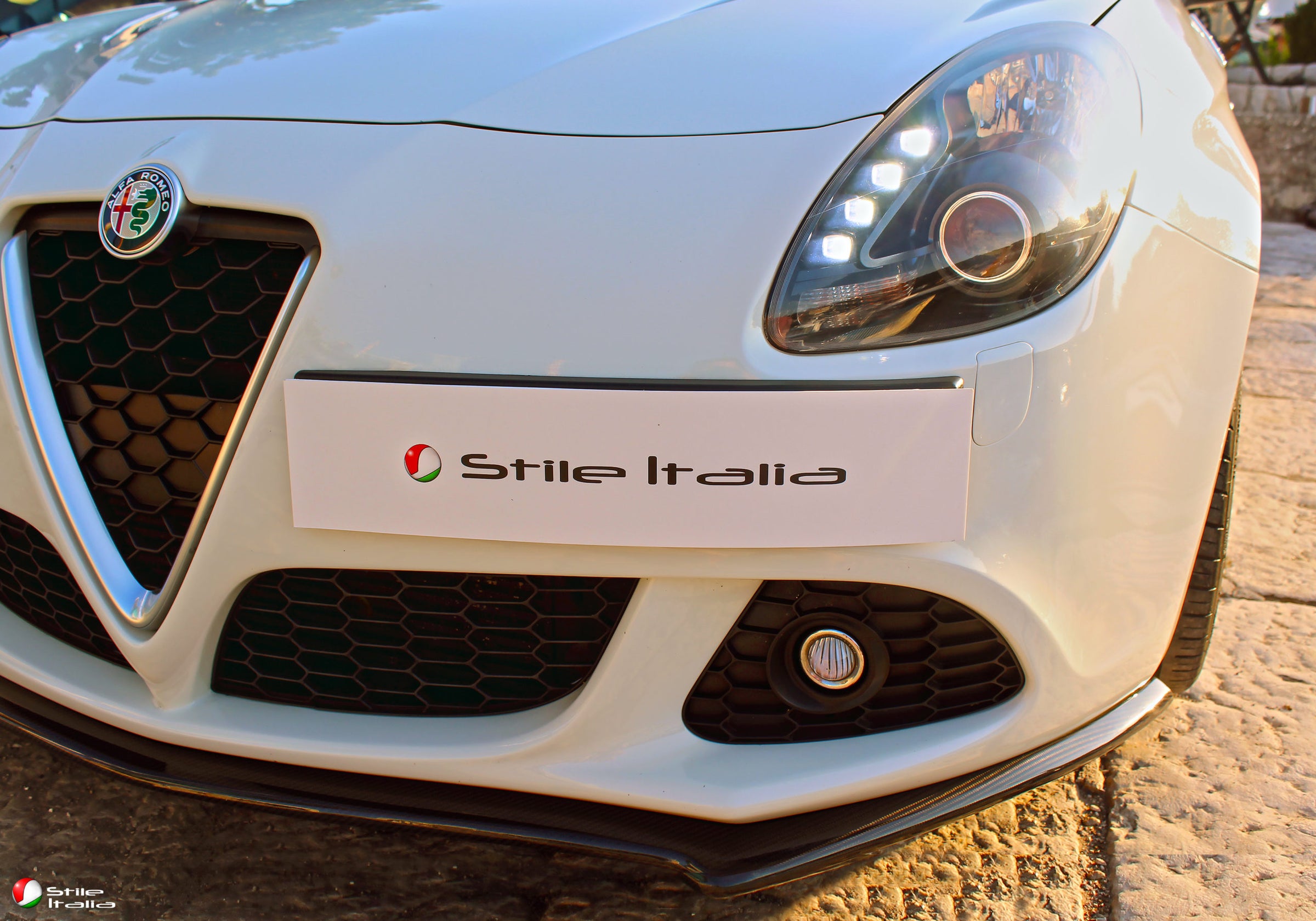Stile Italia製アルファロメオジュリエッタ用ドライカーボン製フロント