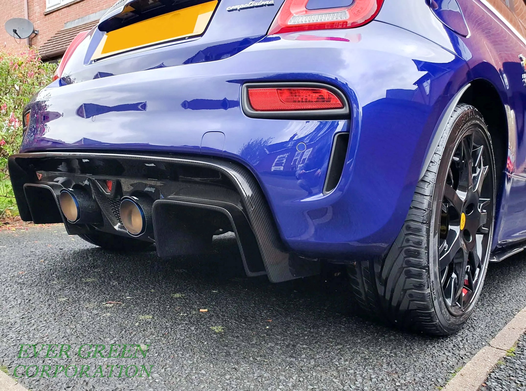 アバルト 】センター出しレーシングマフラー